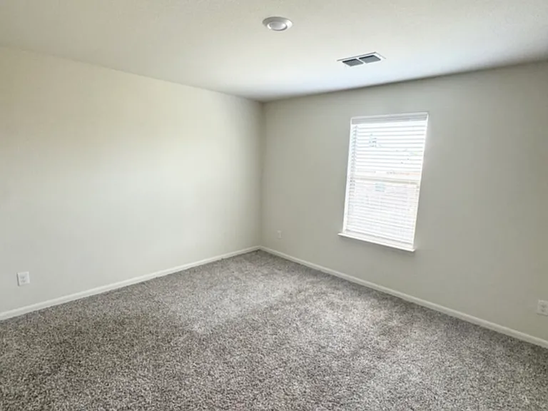 752 Saratoga Dr — Photo 16