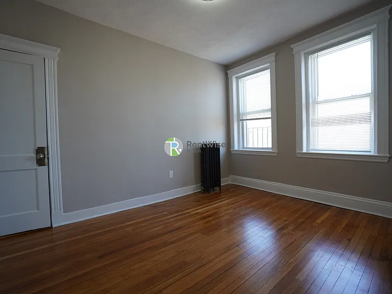 79 Gordon St — Photo 8
