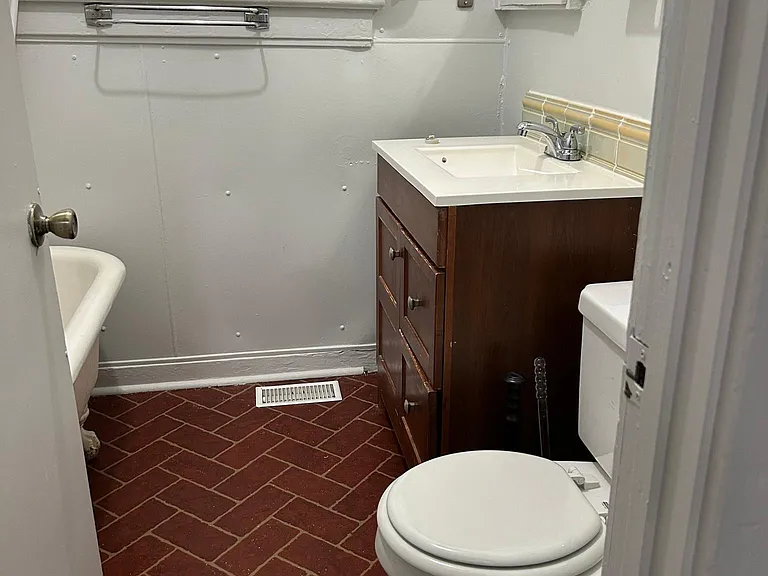 2921 SE Morrison St — Photo 5