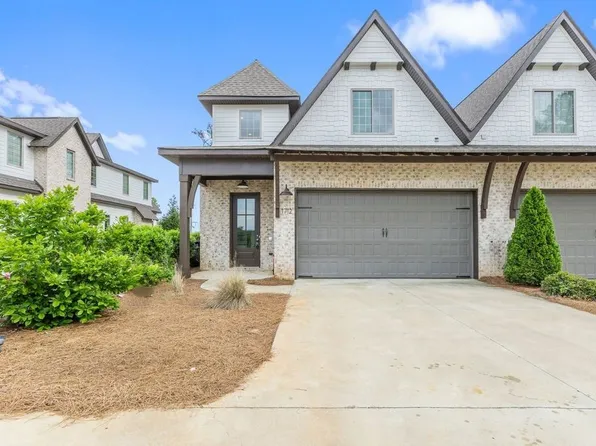 1712 W Farmville Rd, Auburn, AL 36830