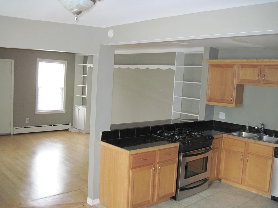 1st image of 1607 N Astor St #A