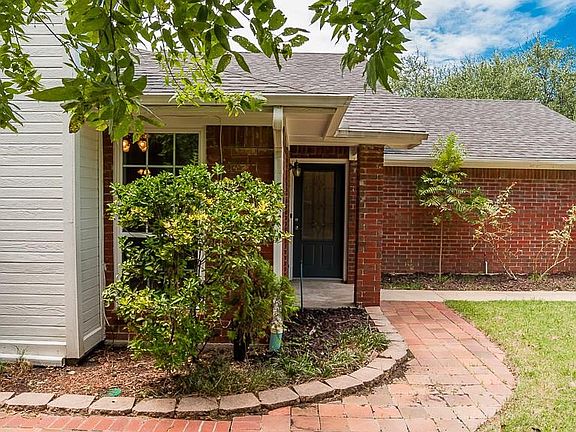 4th image of 2812 Country Villa Cir