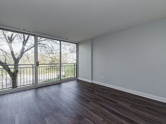 5th image of 5810 Oakwood Dr Unit 2G