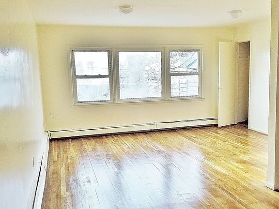 5th image of 8761 126th St #2