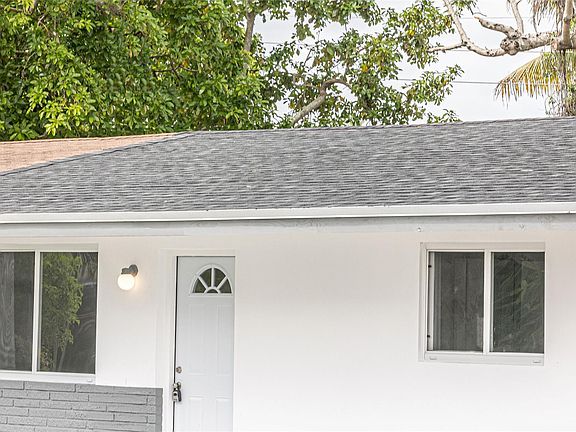 4th image of 1921 SW 66th Avenue