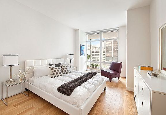 4th image of 555 W 59th St APT 11D