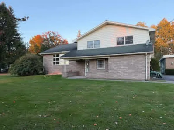 818 Griffin Pond Rd, Clarks Summit, PA 18411