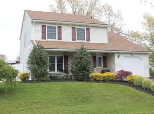 7 Emory St, Howell, NJ 07731