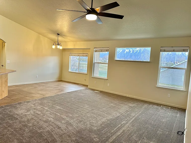 1186 N 3020 W — Photo 5