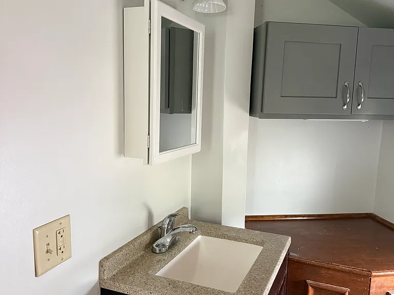 248 S Main St — Photo 6