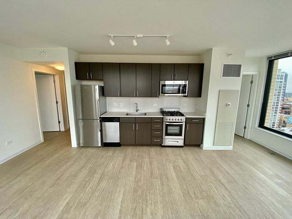 1st image of 112 W Erie St #406
