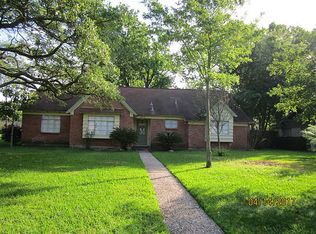 5016 Inverness Dr, Baytown, TX 77521