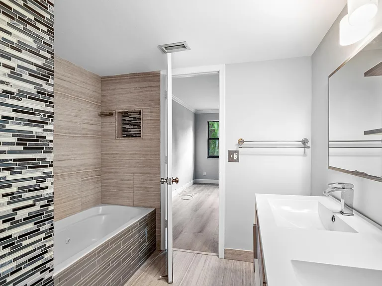 1120 Homewood Blvd #G204 — Photo 17