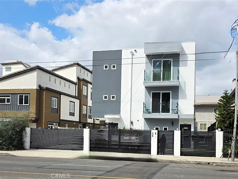 6845 N Haskell Ave #1 — Photo 1
