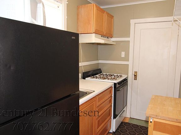 3rd image of 740 1/2 Petaluma Blvd S