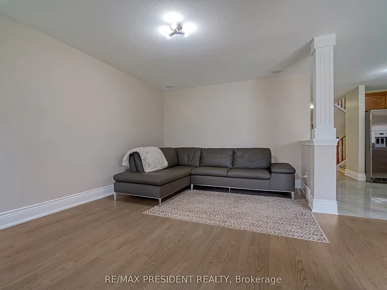 1565 Mickleborough Ct — Photo 11