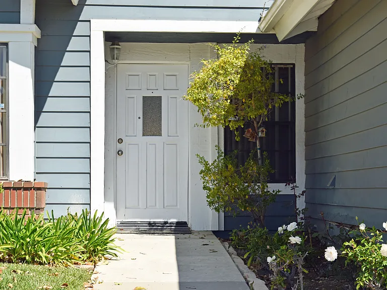 2462 Rikkard Dr — Photo 2