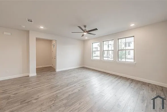 9709 Thorncrown Ln — Photo 36