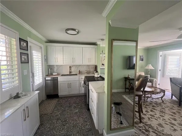 219 8th Ave S #219A, Naples, FL 34102