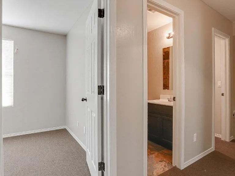 512 Center Way — Photo 7