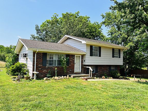 2nd image of 3820 Eveningside Dr NW