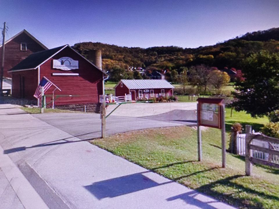 2nd image of 1155 Green Coulee Ln