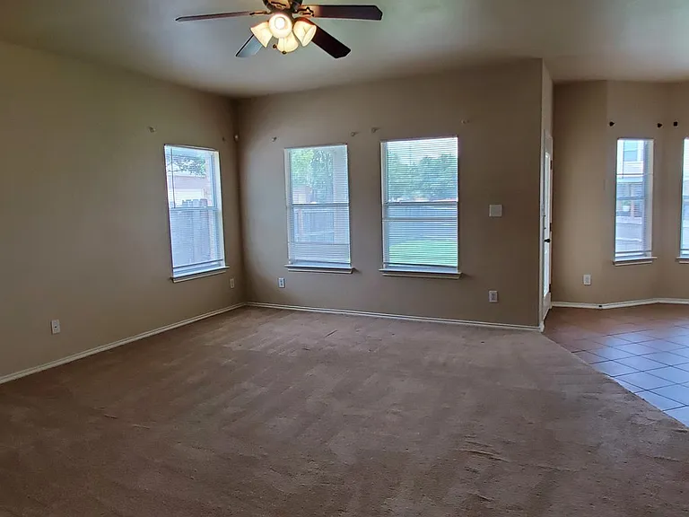 6703 Foster Flds — Photo 2