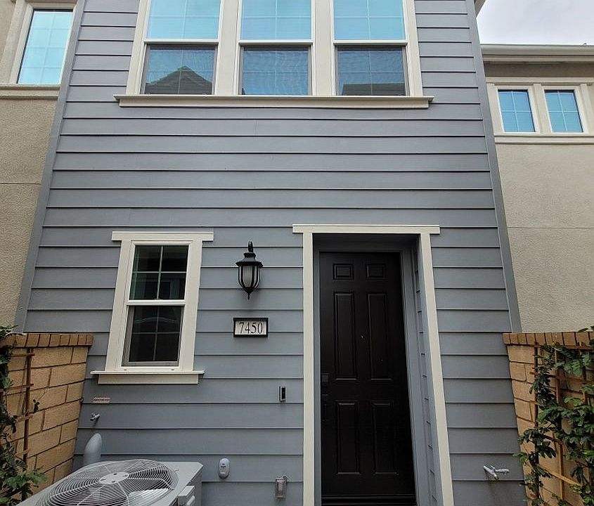 1st image of 7450 Desert Holly St