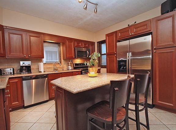 2nd image of 5043 W Drummond Pl