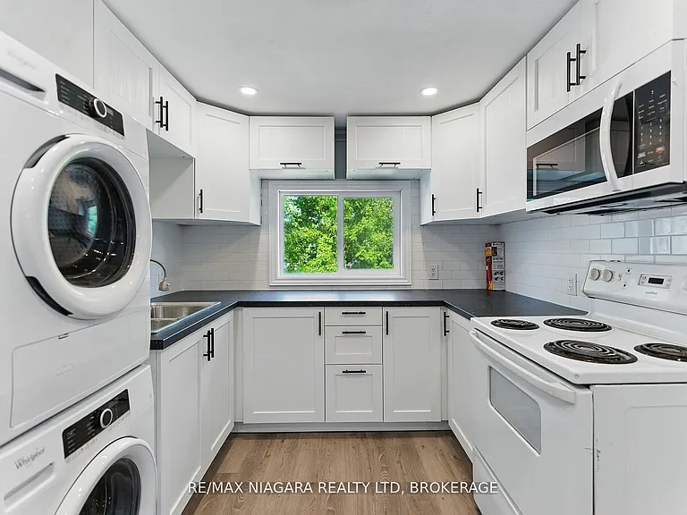 290 Scholfield Ave S #1 — Photo 6