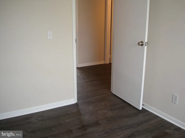 204 Cameron St — Photo 21