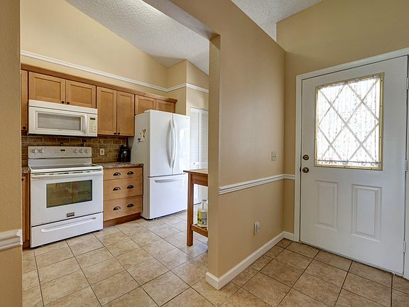 4th image of 1577 NE Nautical Place #108