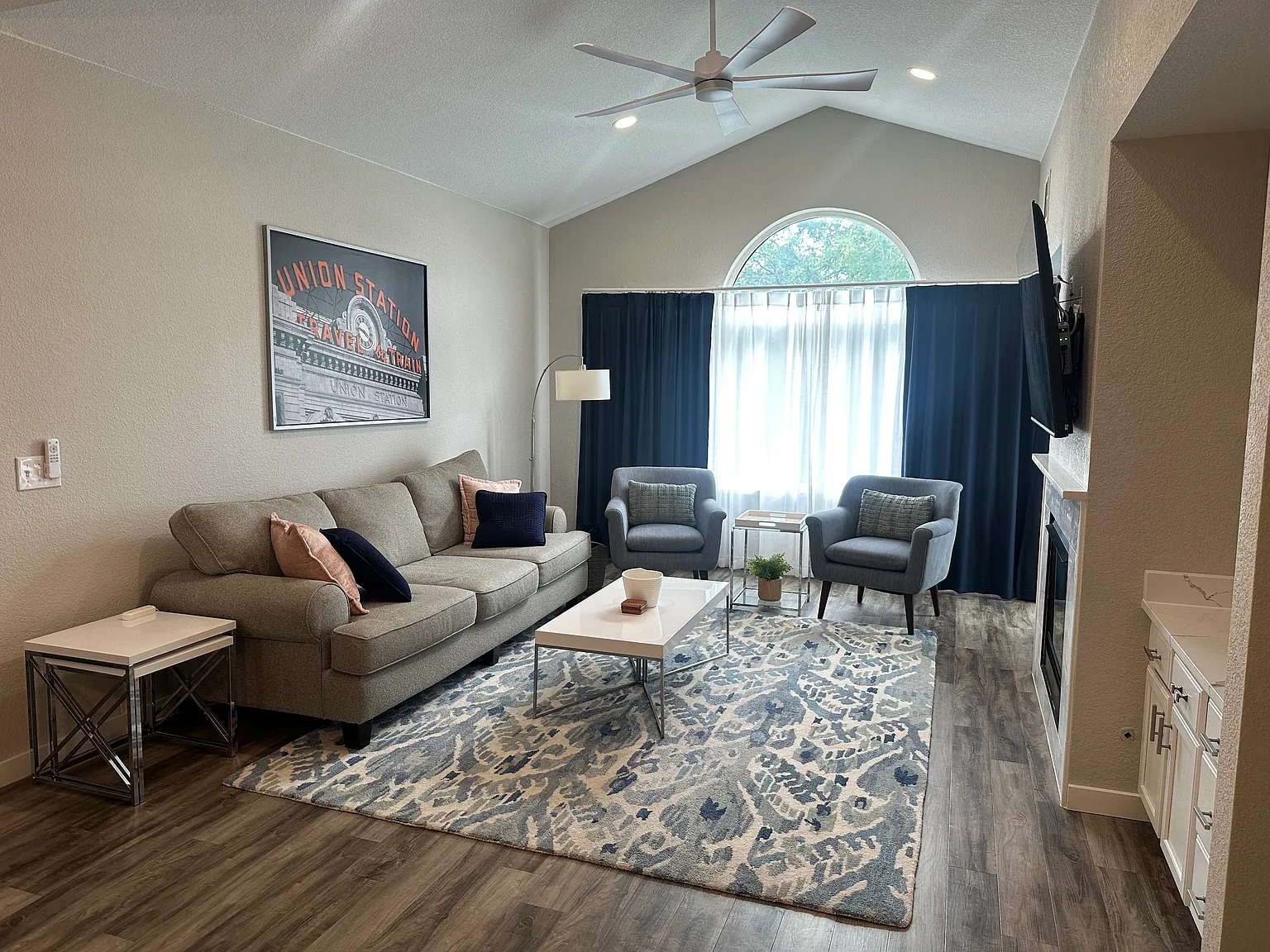 3 bed, 1492 sqft, $3,895 — Photo 1