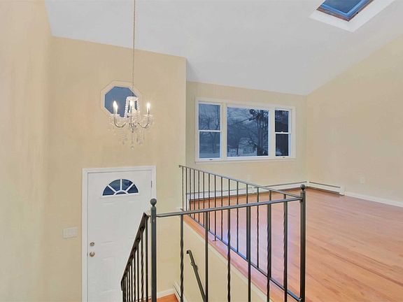 2nd image of 136 Park Ave