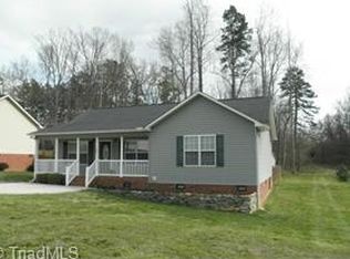 107 Battle Dr, Thomasville, NC 27360
