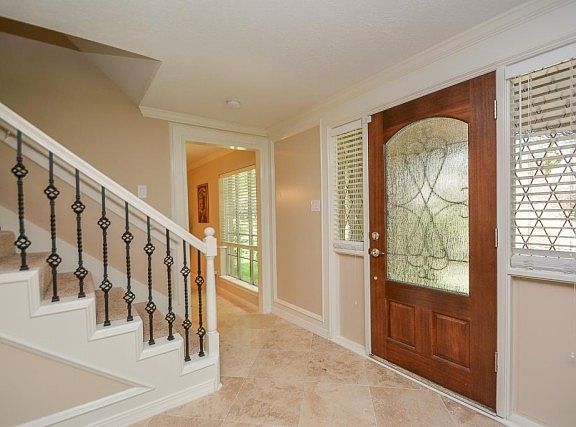 3rd image of 214 Laxton Ct