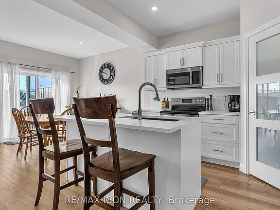 4th image of 17 Nicholson St #25