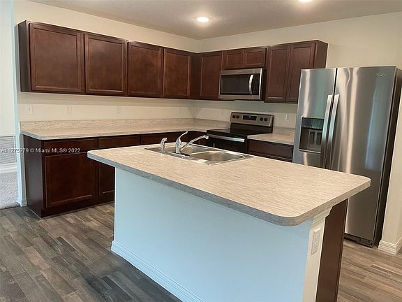 5th image of 2534 SE Floresta Dr #2534