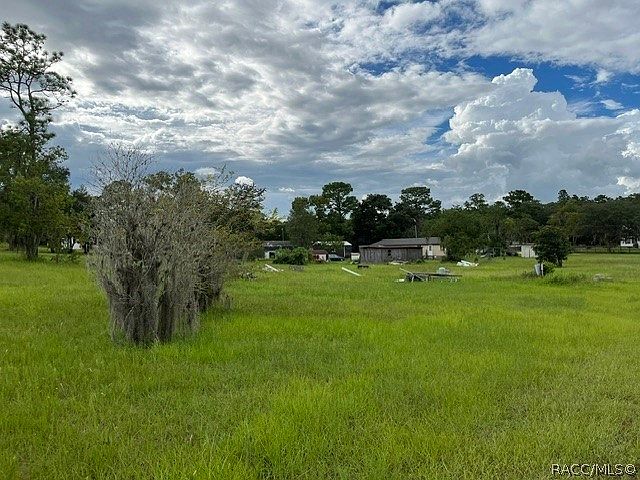 1st image of 1952 E Circle Dr S