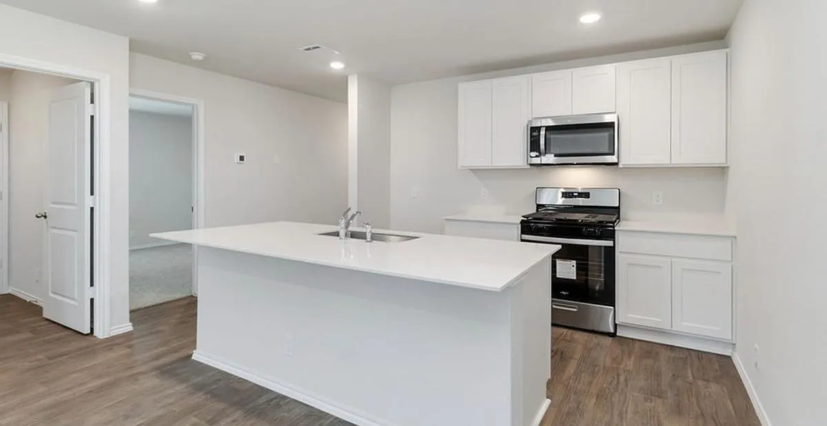 4 bed, 1503 sqft, $2,000 — Photo 3
