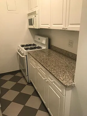 Rented by Hampshire Assets LLC | media 6