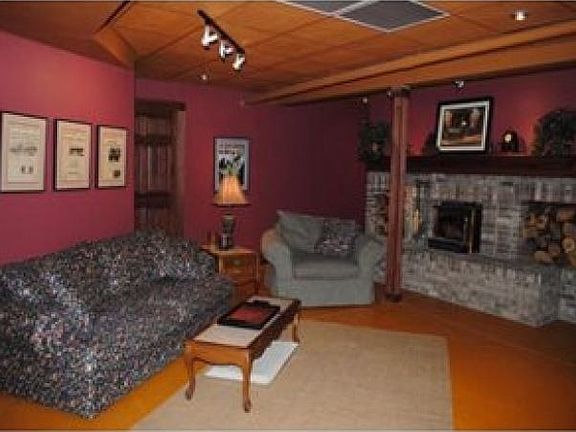 3rd image of 8379 Sun Lake Dr