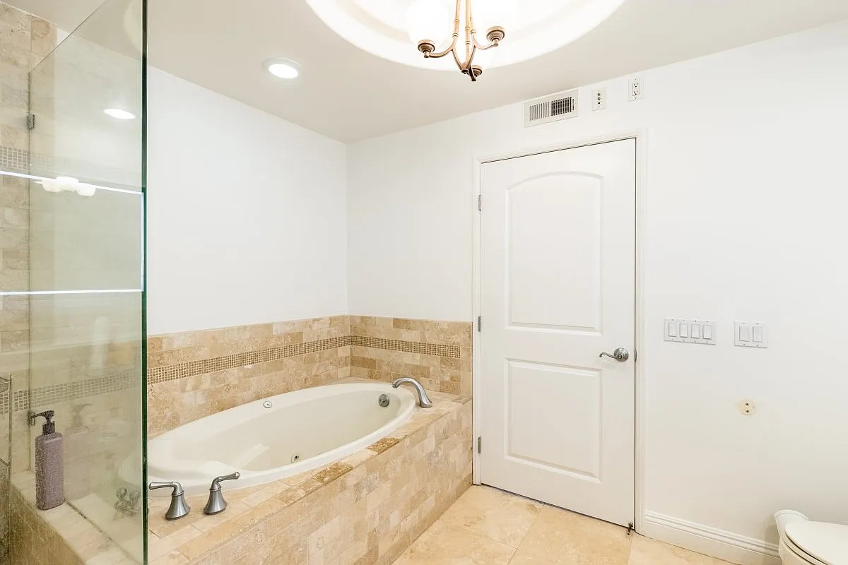 3 bed, 2.5 bath, 1743 sqft, $5,000 — Photo 3
