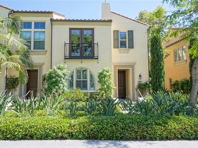 64 City Stroll, Irvine, CA, 92620