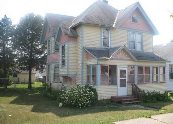 1st image of 707 E Wabasha St