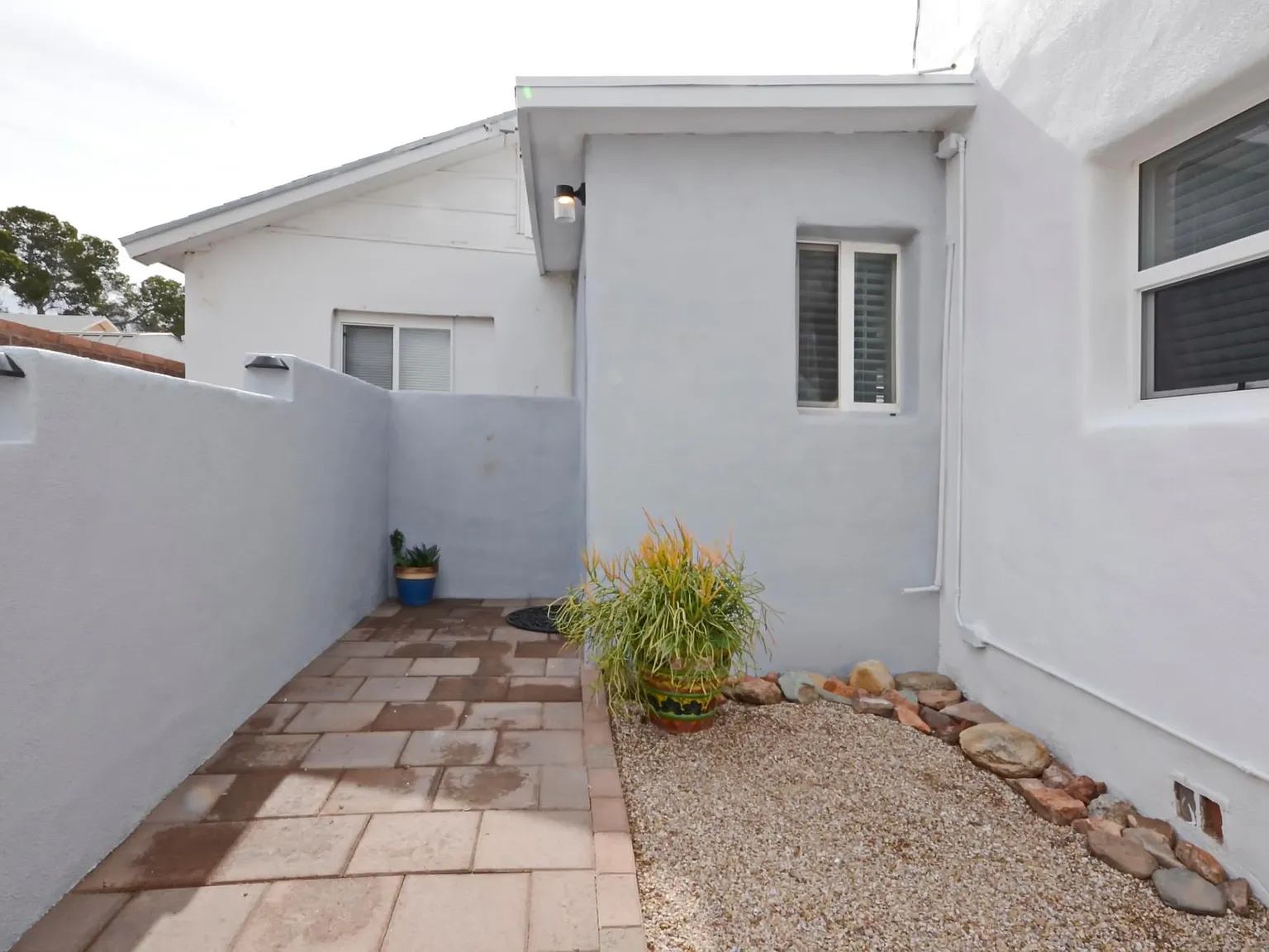 3626 E Hardy Dr — Photo 4