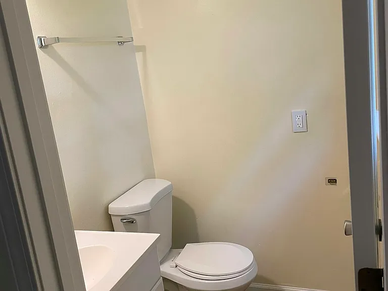 6910 Damascus Rd — Photo 5