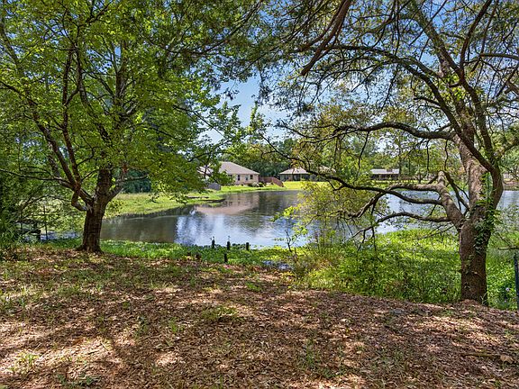 5th image of 1037 Everglade Dr
