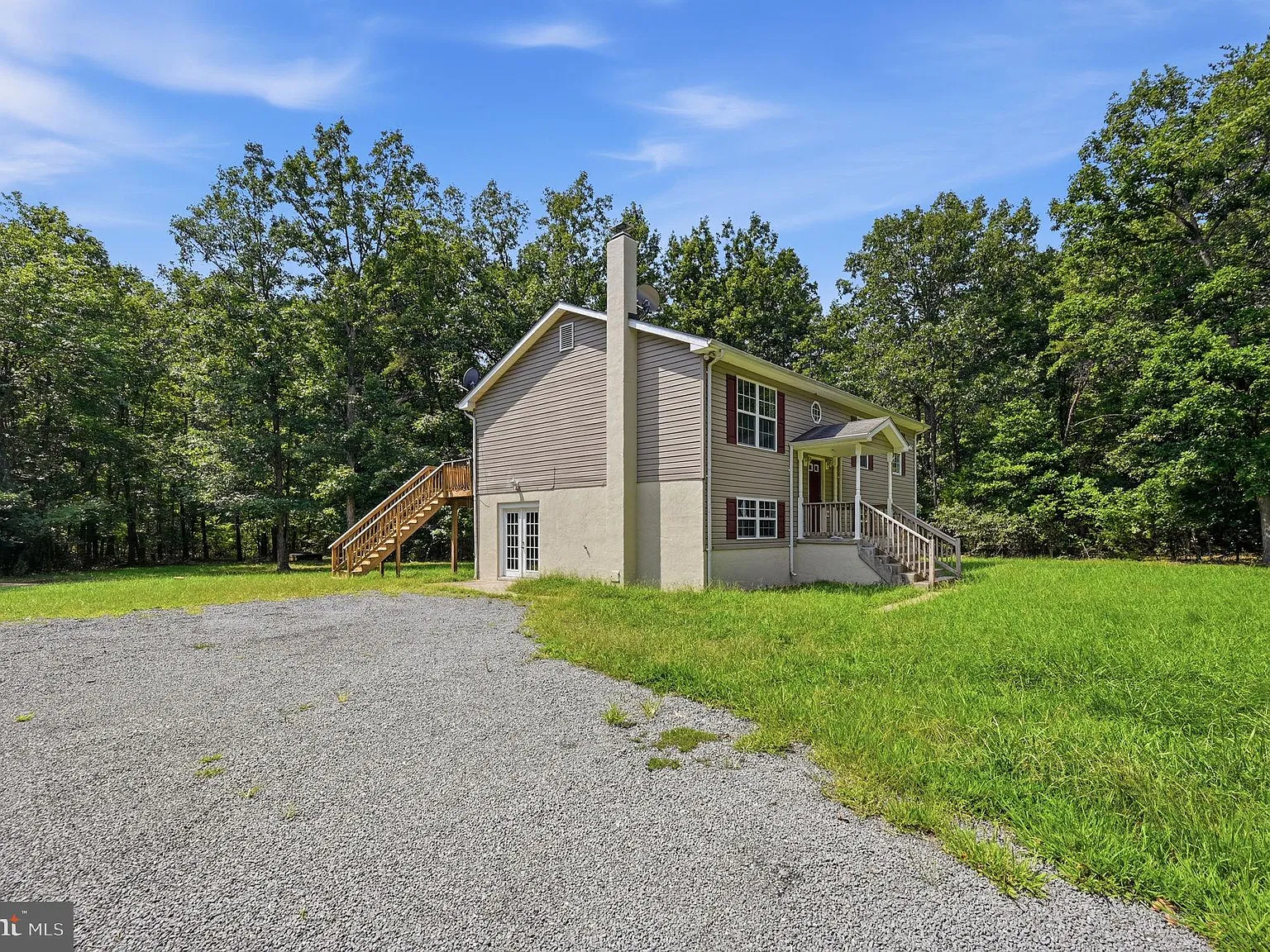 3 bed, 2.0 bath, 1204 sqft, $2,500 — Photo 3