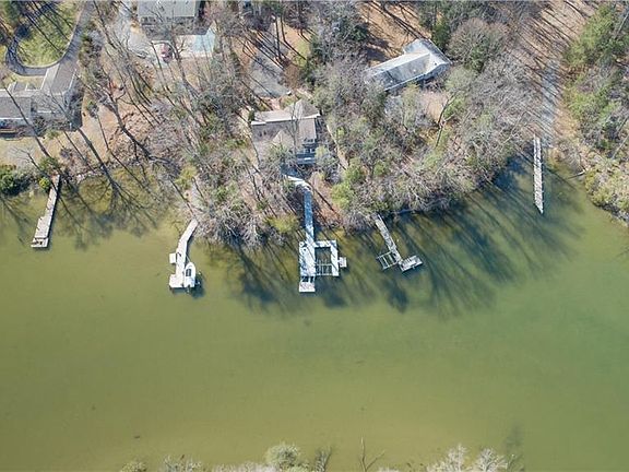 2nd image of 33 Holly Ct